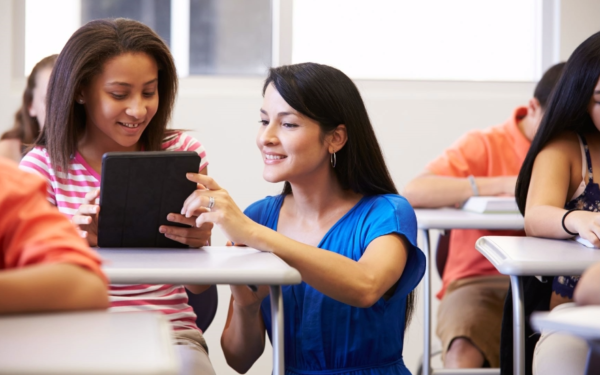 Améliorer la littératie numérique des jeunes Canadiens