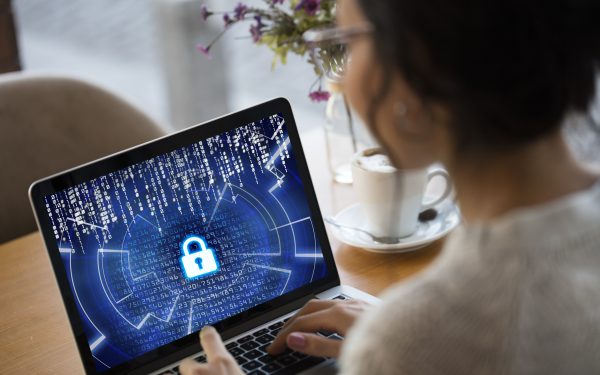Certains groupes d’employés sont-ils plus à risque face aux cybermenaces?