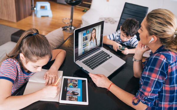 Dossier documentaire sur Internet au Canada 2021