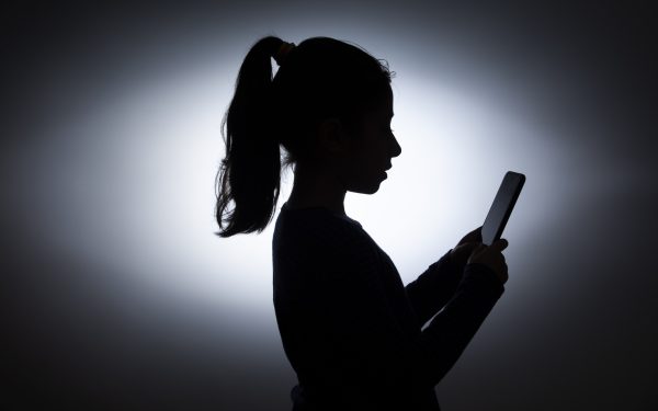 L’UE sévit contre la publicité ciblée tandis que la réforme canadienne de la protection de la vie privée piétine