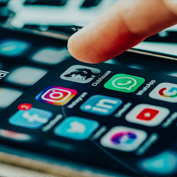 Factbook blog 1: Canadians slowly move away from 'toxic' and 'addictive' Facebook