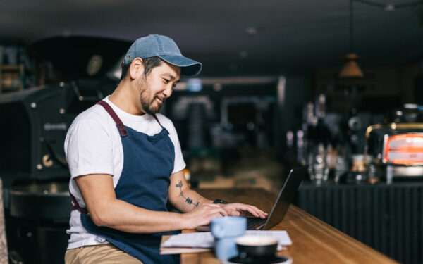Wondering who’s the best domain registrar to choose? We’ll show you five things to consider right now before you commit.