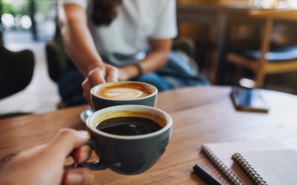Trouvez votre nouveau café ici! 12 marques canadiennes à essayer dès maintenant.