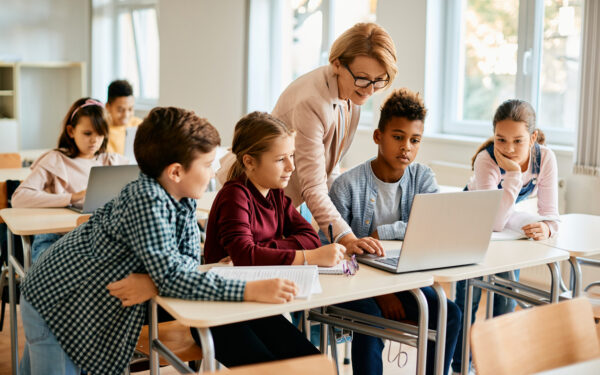 Faire de la sécurité en ligne un sujet amusant en classe